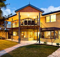 Mullaloo Beachfront Retreat - Holiday Sunshine Coast