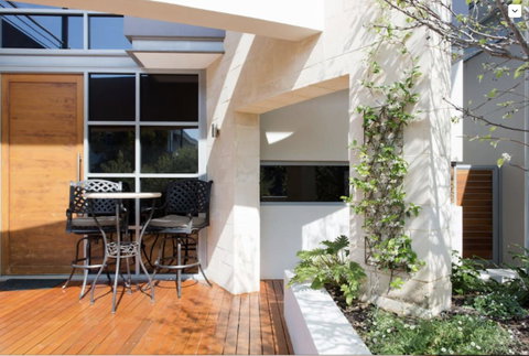 Adele's Luxury South Beach Apartment With King Bed - Holiday Sunshine Coast 21