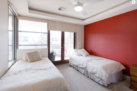 Adele's Luxury South Beach Apartment With King Bed - Holiday Sunshine Coast 7