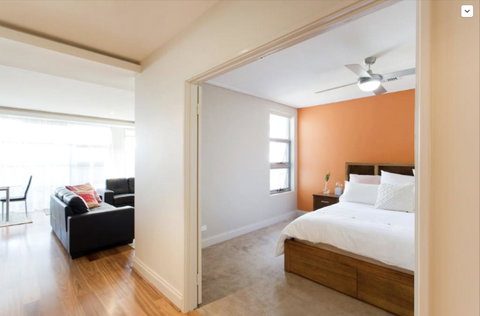 Adele's Luxury South Beach Apartment With King Bed - Holiday Sunshine Coast 4