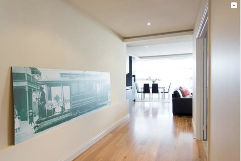 Adele's Luxury South Beach Apartment With King Bed - Holiday Sunshine Coast 11