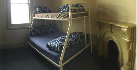 Fremantle Beach Backpackers - Sunshine Coast Tourism 1