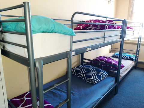Fremantle Beach Backpackers - Sunshine Coast Tourism 2