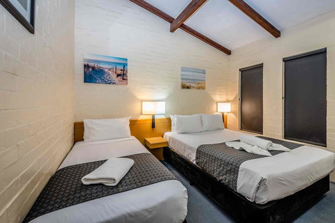 Nightcap At Wintersun Hotel - Holiday Sunshine Coast 13