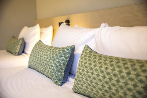 Nightcap At Wintersun Hotel - Holiday Sunshine Coast 1