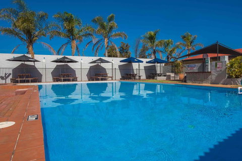 Nightcap At Wintersun Hotel - Holiday Sunshine Coast 8