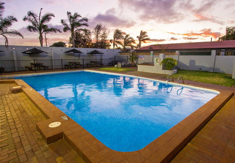 Nightcap At Wintersun Hotel - Holiday Sunshine Coast 30