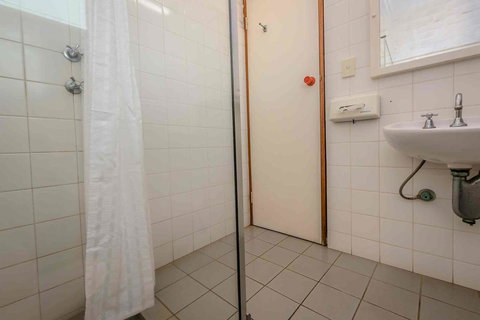 Nightcap At Wintersun Hotel - Holiday Sunshine Coast 18