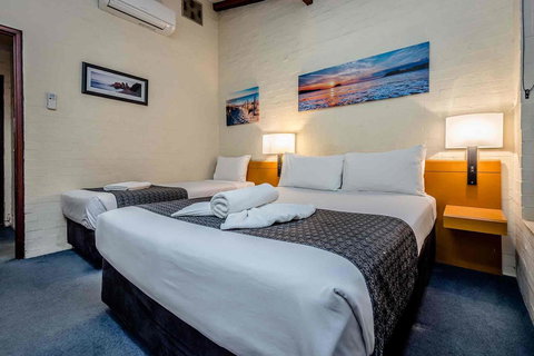 Nightcap At Wintersun Hotel - Holiday Sunshine Coast 5