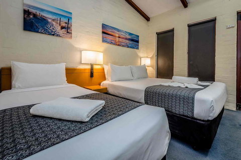 Nightcap At Wintersun Hotel - Holiday Sunshine Coast 21