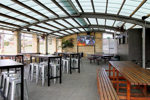 Nightcap At Wintersun Hotel - Holiday Sunshine Coast 28