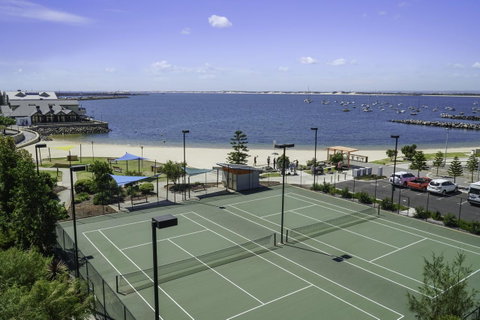 Luxury Suite Bunbury - Sunshine Coast Tourism 1