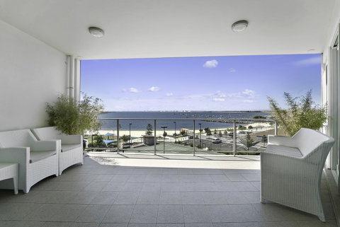 Luxury Suite Bunbury - Sunshine Coast Tourism 2