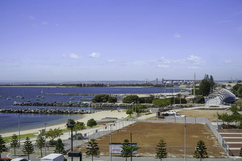 Luxury Suite Bunbury - Sunshine Coast Tourism 22