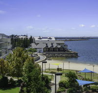 Luxury Suite Bunbury - Holiday Sunshine Coast