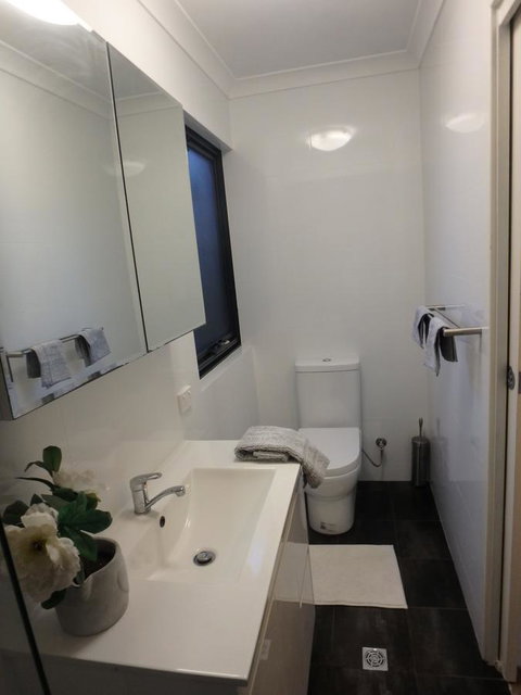 Como Retreat - Two Bedroom Villa - Sunshine Coast Tourism 12