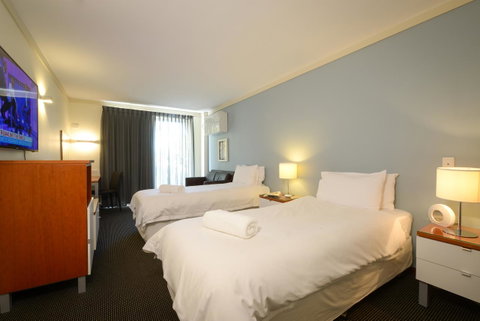 Sullivans Hotel - Holiday Sunshine Coast 16