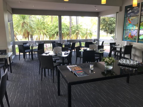 Sullivans Hotel - Holiday Sunshine Coast 5