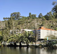 Sullivans Hotel - Holiday Sunshine Coast