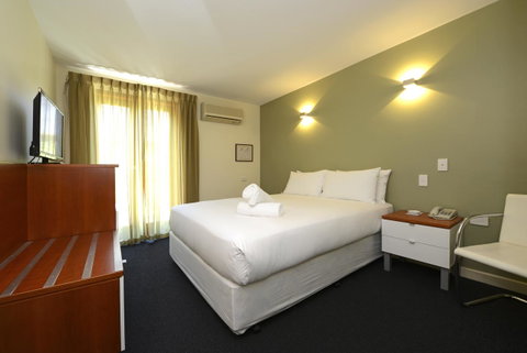 Sullivans Hotel - Holiday Sunshine Coast 30