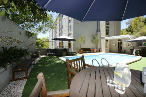 Sullivans Hotel - Holiday Sunshine Coast 28