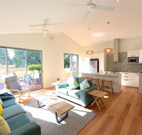 Sunny Blinco Street House - Holiday Sunshine Coast