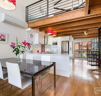 Spacious Central Townhouse - Holiday Sunshine Coast