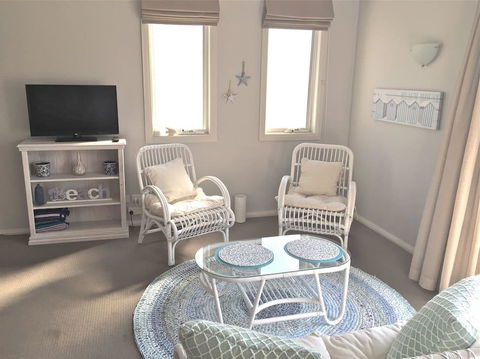 Fremantle Local Beach Studio - Holiday Sunshine Coast 6