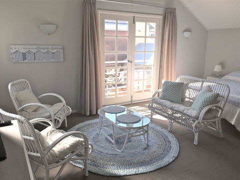 Fremantle Local Beach Studio - Holiday Sunshine Coast 8