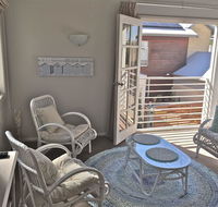 Fremantle Local Beach Studio - Sunshine Coast Tourism