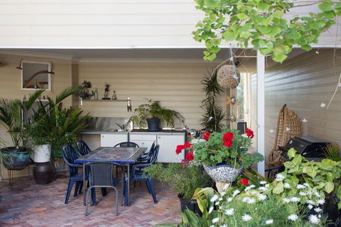 Fremantle Local Beach Studio - Holiday Sunshine Coast 11