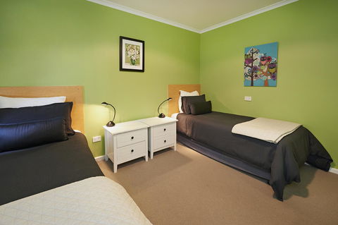 Albany Harbourside Apartments And Houses - Sunshine Coast Tourism 2