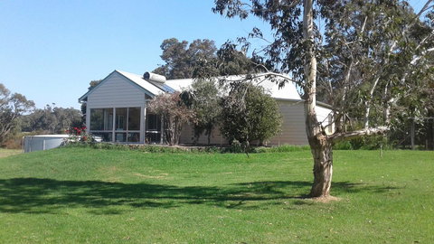 Abbivale Farm Cottage - Holiday Sunshine Coast 2