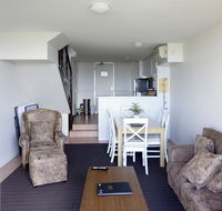 Oceanside 8 - Holiday Sunshine Coast