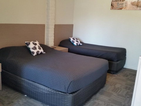 Mandurah Foreshore Motel - Sunshine Coast Tourism 7