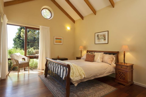 Innisfree Mountain Retreat - Sunshine Coast Tourism 4