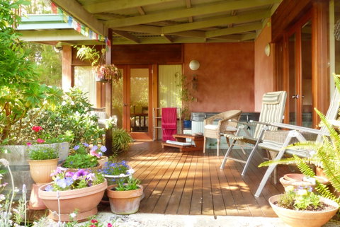 Innisfree Mountain Retreat - Sunshine Coast Tourism 6