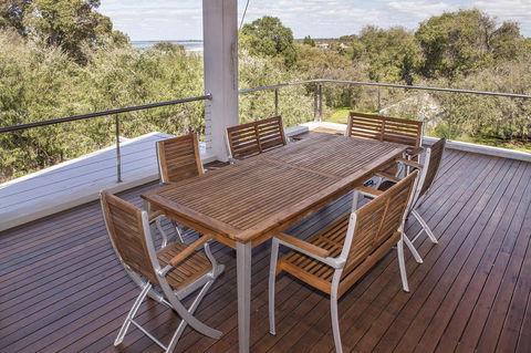 Calm Waters - Sunshine Coast Tourism 8