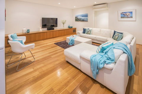 Calm Waters - Sunshine Coast Tourism 22