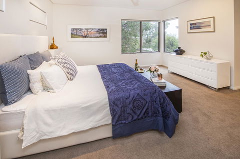 Calm Waters - Sunshine Coast Tourism 24