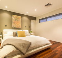 Ambar Villa Between City and Freo - Holiday Sunshine Coast