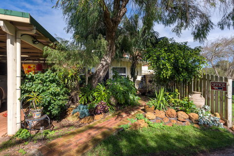 Surfside Ocean Beach Denmark Holiday Accommodation - Holiday Sunshine Coast 5