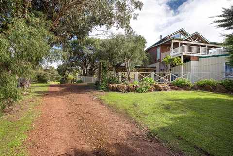 Surfside Ocean Beach Denmark Holiday Accommodation - Holiday Sunshine Coast 24