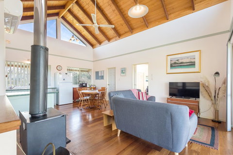 Surfside Ocean Beach Denmark Holiday Accommodation - Holiday Sunshine Coast 23