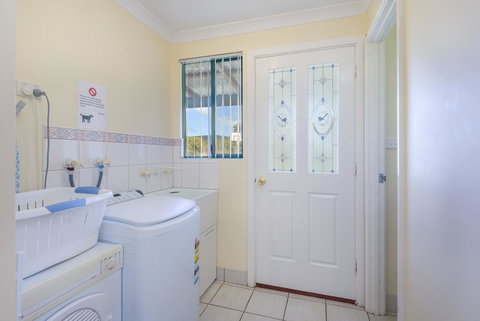 Surfside Ocean Beach Denmark Holiday Accommodation - Holiday Sunshine Coast 25