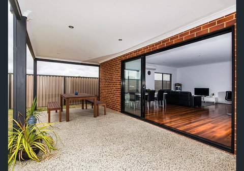 Vacation Home - Holiday Sunshine Coast 8