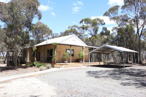 Kendenup Cottages And Lodge - Holiday Sunshine Coast 23