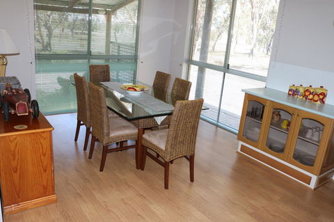 Kendenup Cottages And Lodge - Holiday Sunshine Coast 10