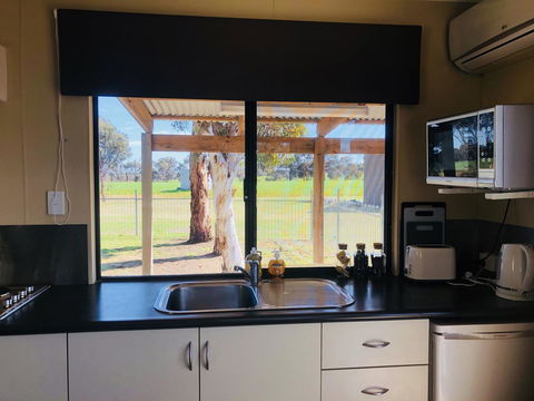 Kendenup Cottages And Lodge - Holiday Sunshine Coast 3