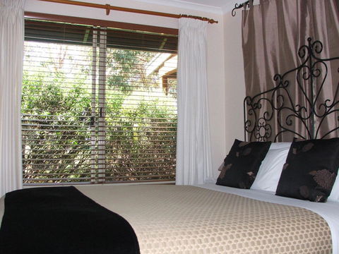 Celestine Retreat - Holiday Sunshine Coast 8